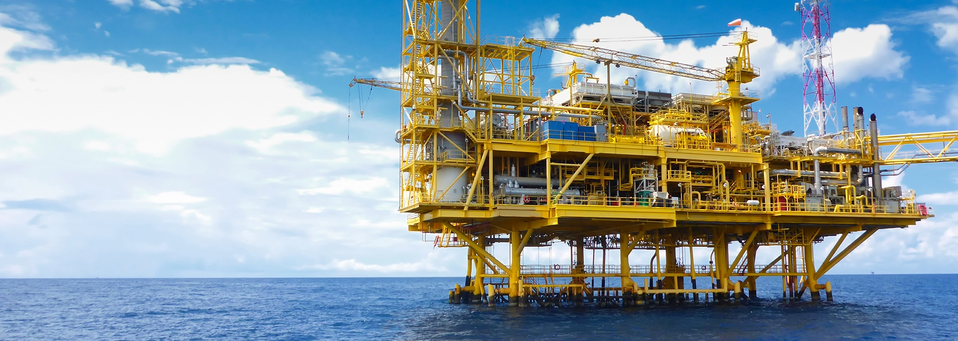 Bracewell International Energy Disputes practice banner image, which shows an offshore oil rig.